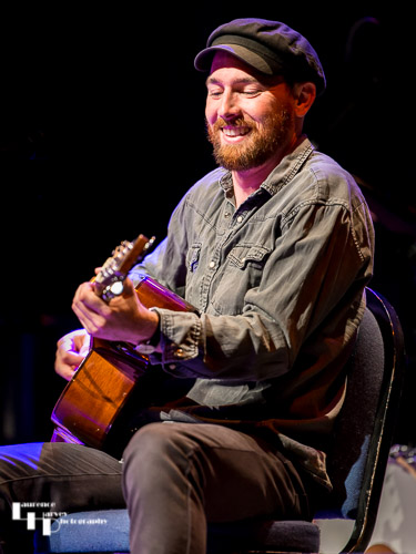 Joe Wilkins on guitar & backing vocals