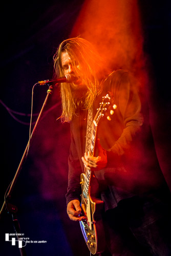 Tristan Thomas on vocals & guitar