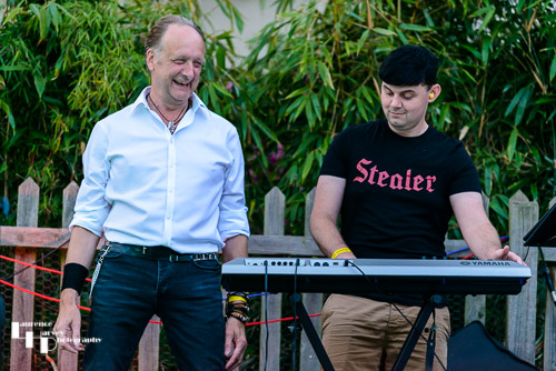 Stealer: Glen Barrett on vocals & Matt Annis on keys