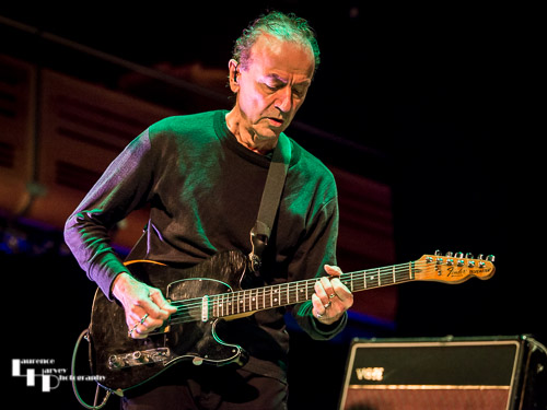 Hugh Cornwell on vocals & guitar