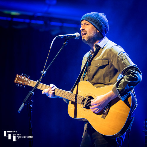 Jon Allen on vocals & guitar