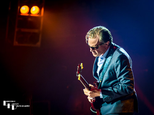 Joe Bonamassa on vocals & guitar
