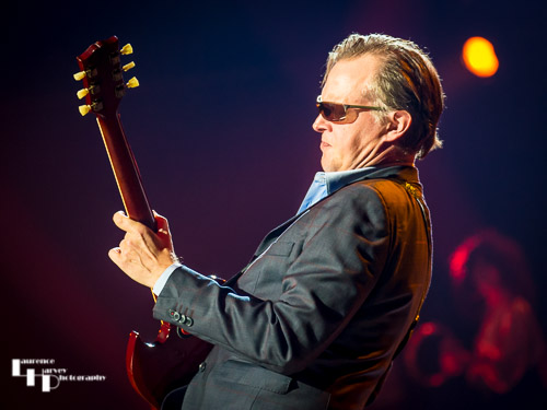 Joe Bonamassa on vocals & guitar