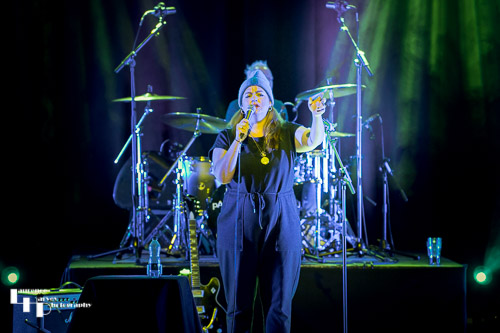 Jo Harman on vocals