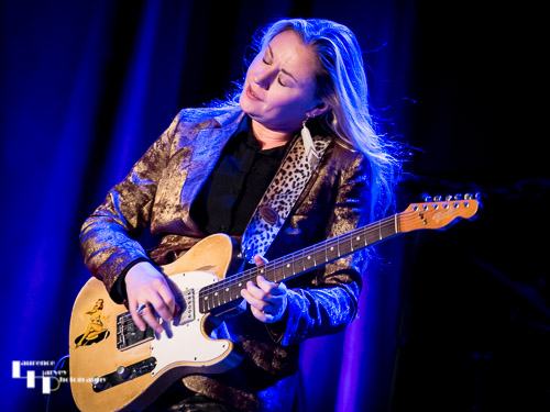Joanne Shaw Taylor on vocals & guitar
