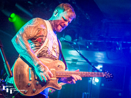 Kris Barras on guitar & vocals