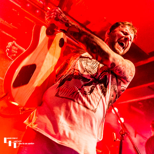 Kris Barras on guitar & vocals