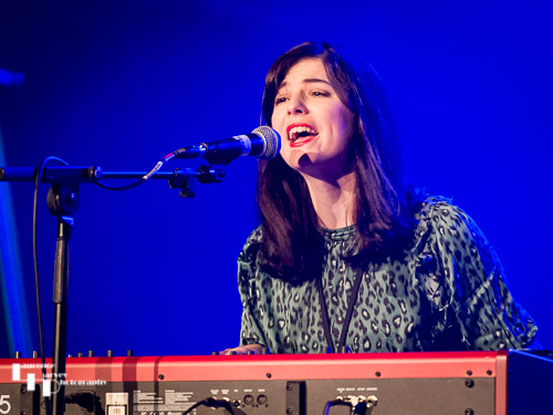 Roxanne de Bastion on vocals & keys