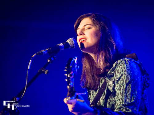 Roxanne de Bastion on vocals & guitar