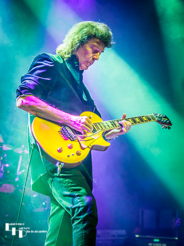 Steve Hackett on guitar