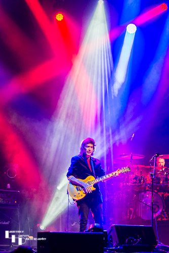 Steve Hackett on guitar