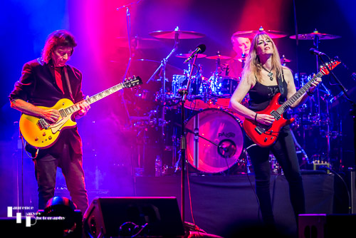 Steve Hackett & Amanda Lehmann on guitars
