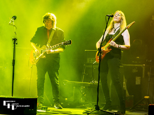 Steve Hackett & Amanda Lehmann on guitars