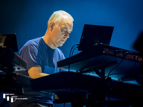 Roger King on keyboards