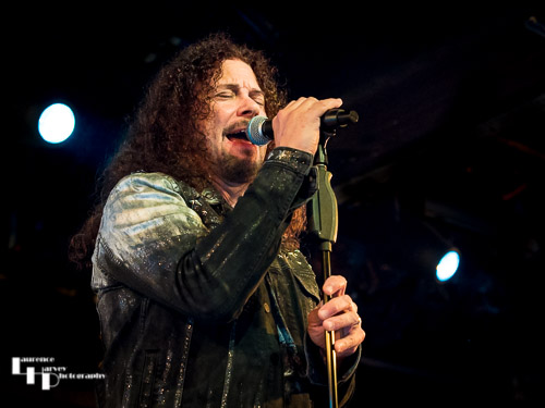 Paul Manzi on vocals