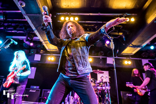 Paul Manzi on vocals