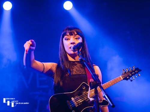 Grace Bond on vocals & mandolin