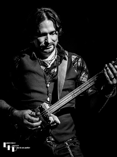 Aaron Bond on cigar box guitar & vocals