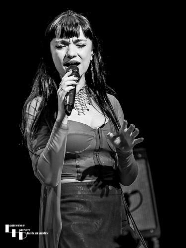 Grace Bond on vocals