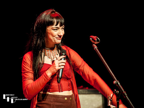 Grace Bond on vocals