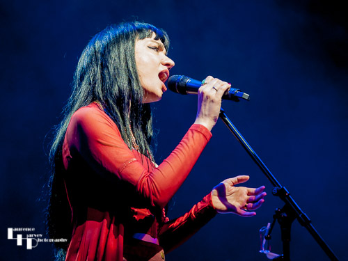 Grace Bond on vocals