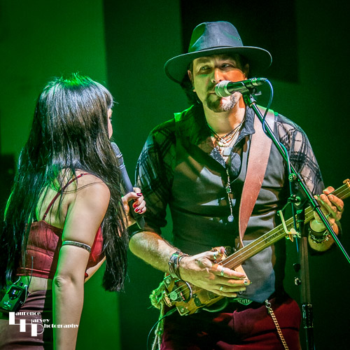 Grace Bond on vocals, Aaron Bond on cigar box guitar & vocals