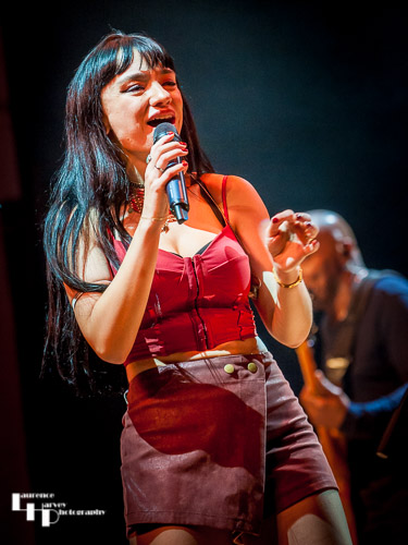 Grace Bond on vocals