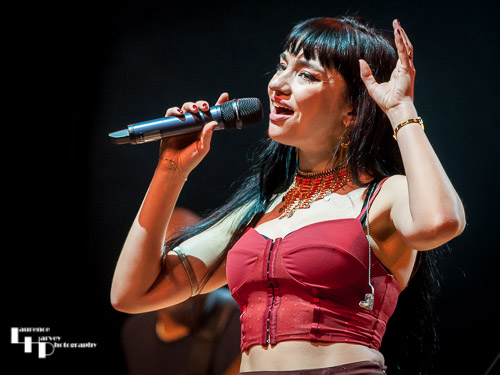 Grace Bond on vocals