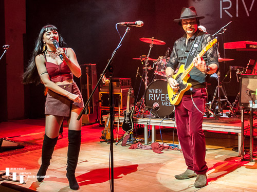 Grace Bond on vocals, Aaron Bond on guitar & vocals