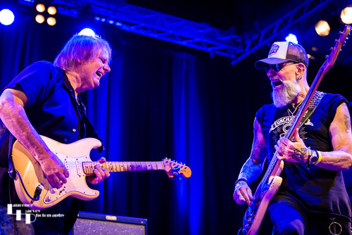 Walter Trout on vocals & guitar, Johnny Griparic on bass