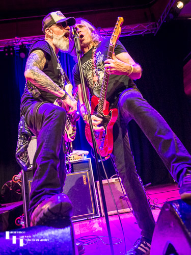 Andrew Elt on guitar & Johnny Griparic on bass