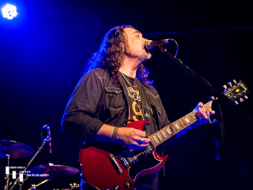 Alastair Greene on vocals & guitar
