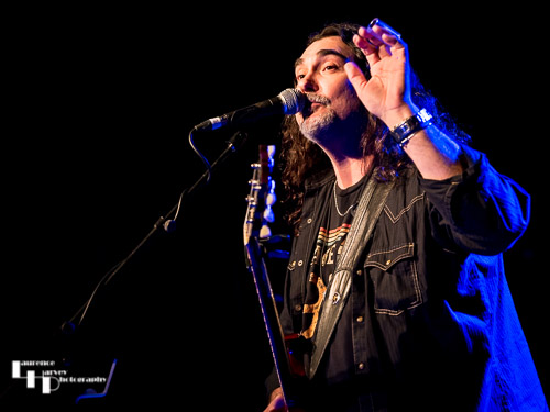 Alastair Greene on vocals & guitar