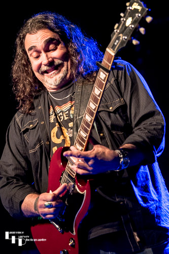 Alastair Greene on vocals & guitar