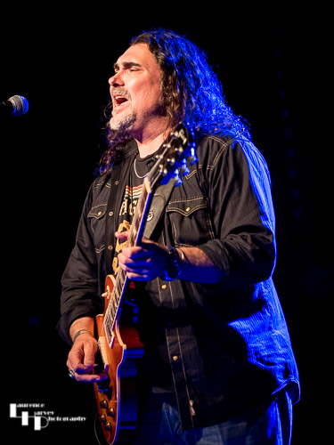 Alastair Greene on vocals & guitar