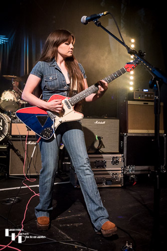 Arielle on vocals & guitar