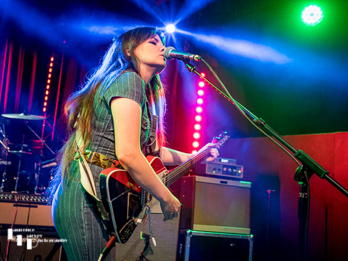 Arielle on vocals & guitar