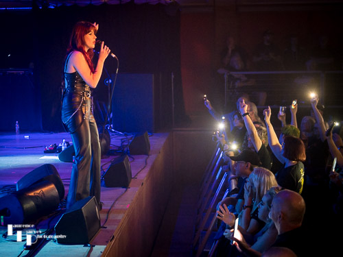 Bastette - Caroline Kenyon on vocals