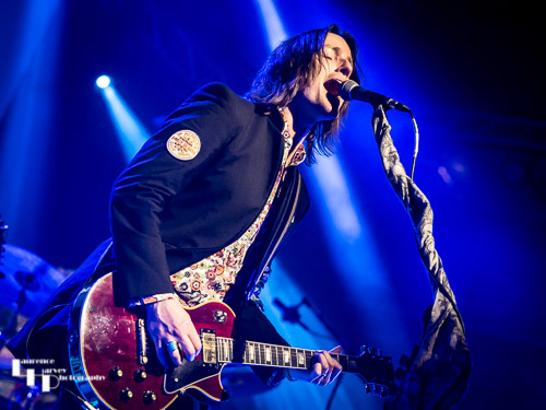 Neil Murdoch on vocals & guitar