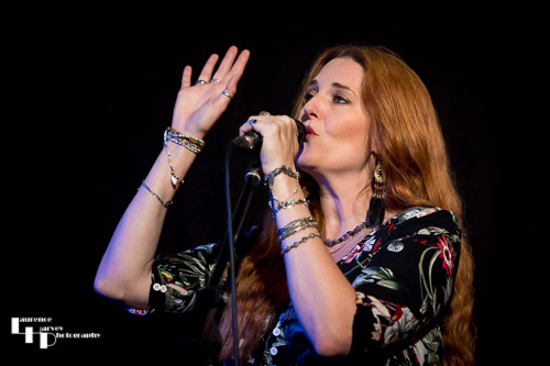 Lindsey Bonnick on vocals