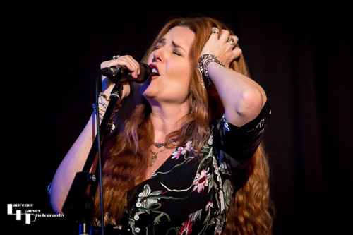 Lindsey Bonnick on vocals