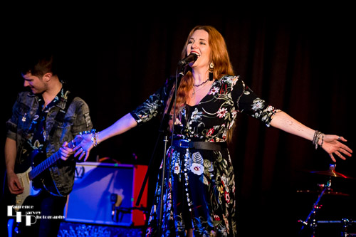 Lindsey Bonnick on vocals