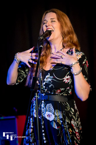 Lindsey Bonnick on vocals