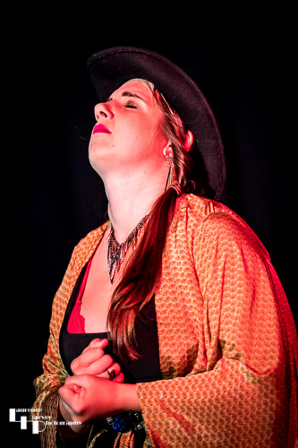 Chloe Josephine on vocals