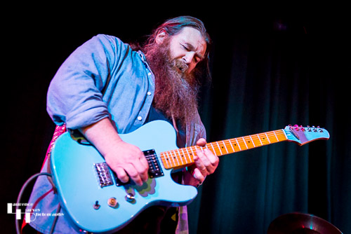 Christy O'Hanlon on vocals & guitar
