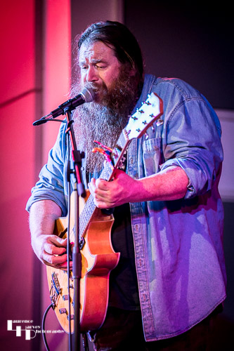 Christy O'Hanlon on vocals & guitar