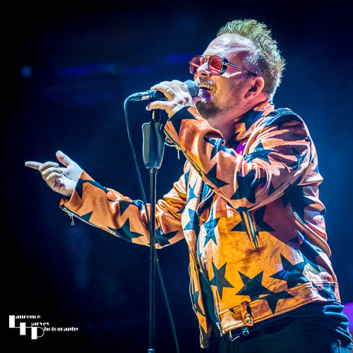 Damien Edwards on lead vocals