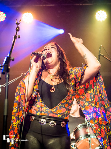 Caitlin Krisko on vocals
