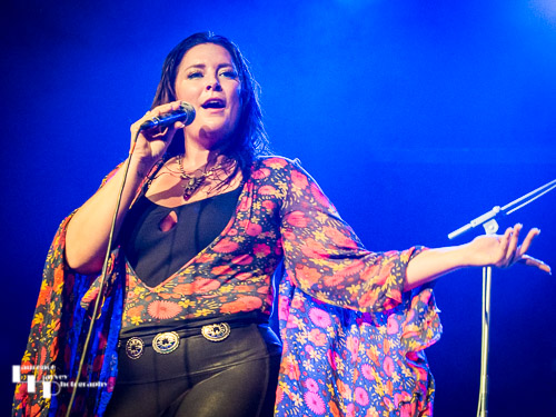 Caitlin Krisko on vocals