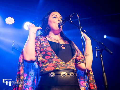 Caitlin Krisko on vocals